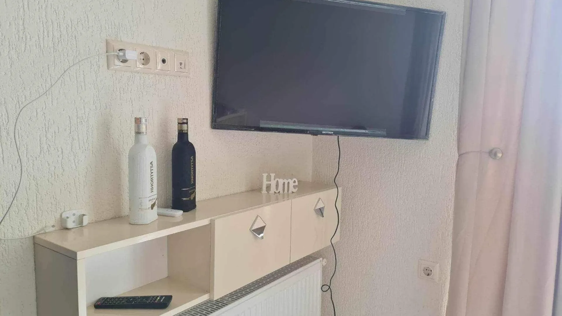 Sopos Home Apartment